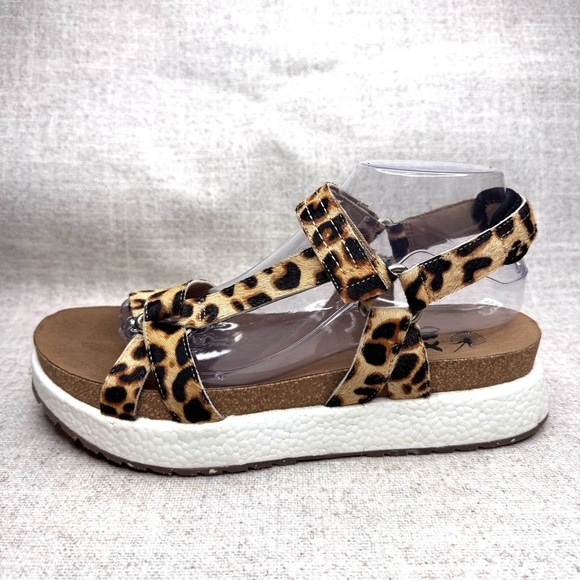 OTBT Springer Calf real fur strappy platform sandals size 10M cheetah print - Picture 3 of 9